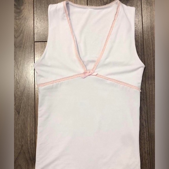 selling this cute tank! 🎀 - Picture 1 of 3